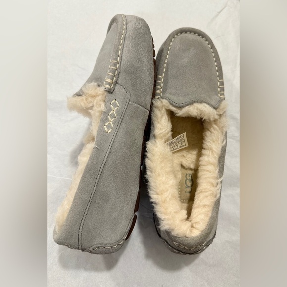 UGG Ansley Grey Suede Shearling Slippers Women’s Size 6 Genuine Sheepskin Lined - Picture 5 of 10